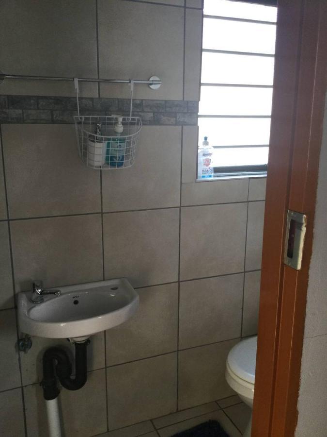 Ruros Guest House Kempton Park Exterior foto